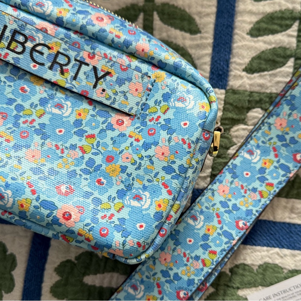 NWT Little Ditsy Small Betsy Camera Bag Rare